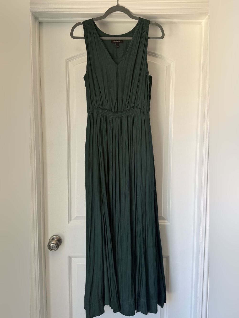 Banana Republic Dark Green Sleeveless Pleated Maxi Dress